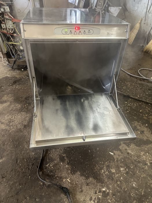 Професионална съдомиялна машина Германия,с 6 месеца гаранция