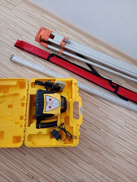 Nivelă laser profesională Leica Rugby