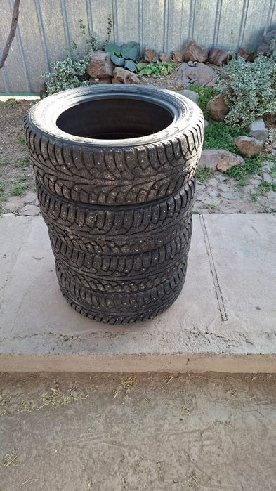 Продам зимнюю шипованную резину