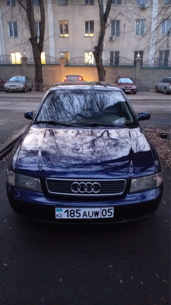Продаю Audi A4