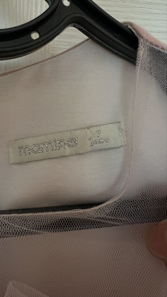 Продам нарядное платье на девочку