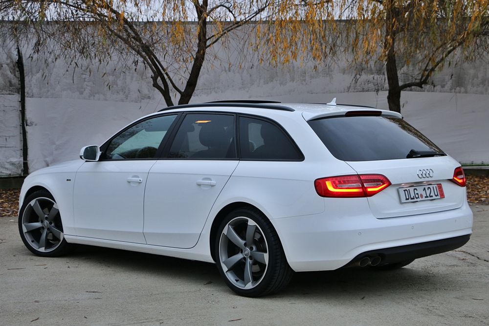 Audi A4/panoramic/distronic/lane asist/side asist/rotor/zoll