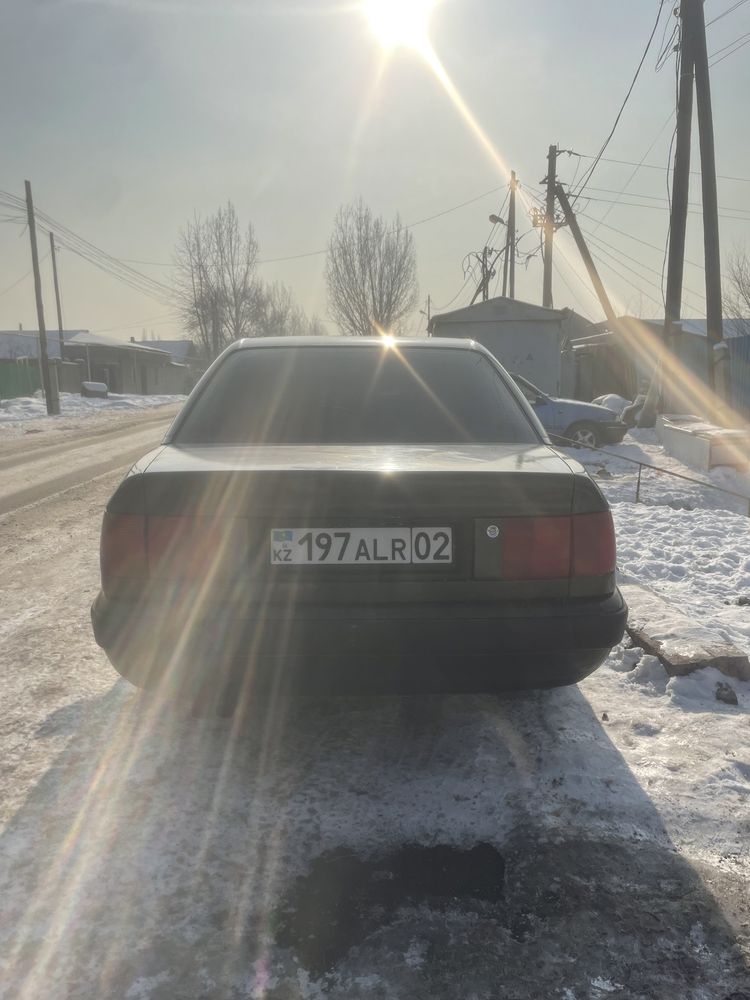 Audi 100 c4 машина