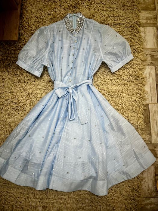 Официална рокля в цвят бебешко синьо