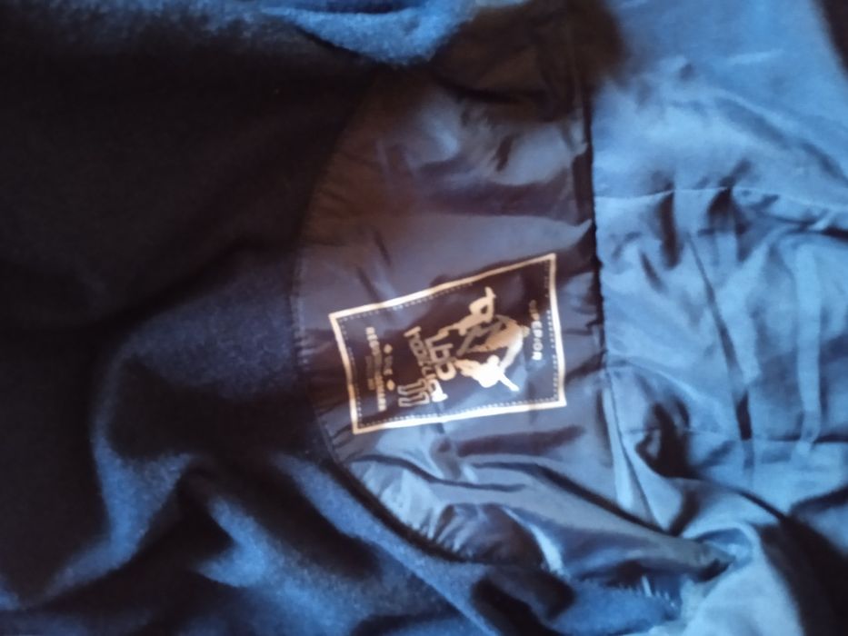 Продам теплую детскую куртку по бирке 11,рукав 53 см,б у.без брака