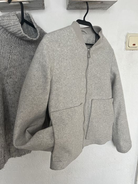 Сиво бомбър яке и пуловер Calvin Klein XS