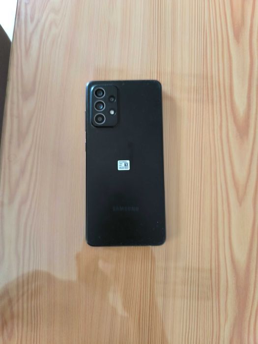 Продавам телефон Samsung