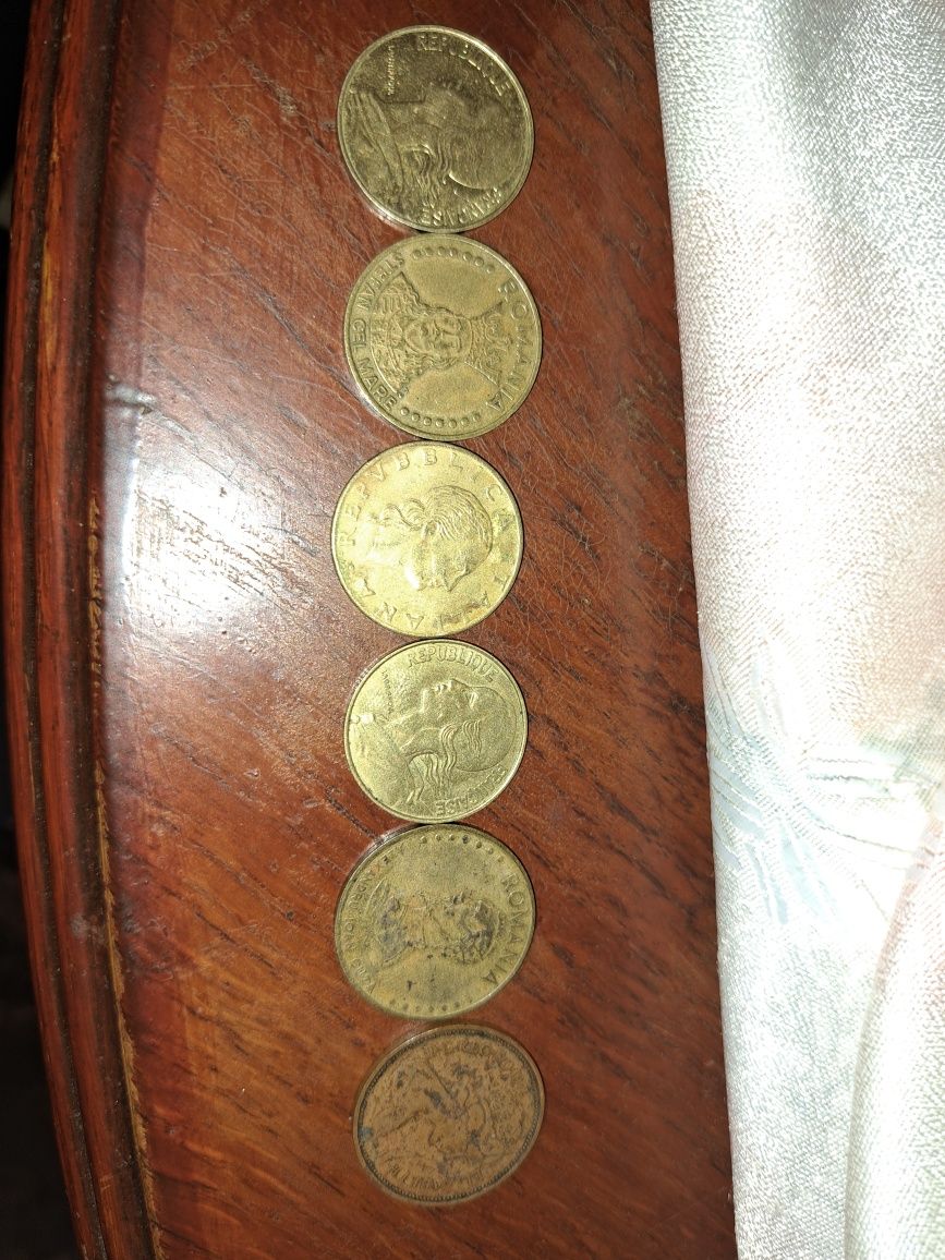 Vând monede vechi de colectie