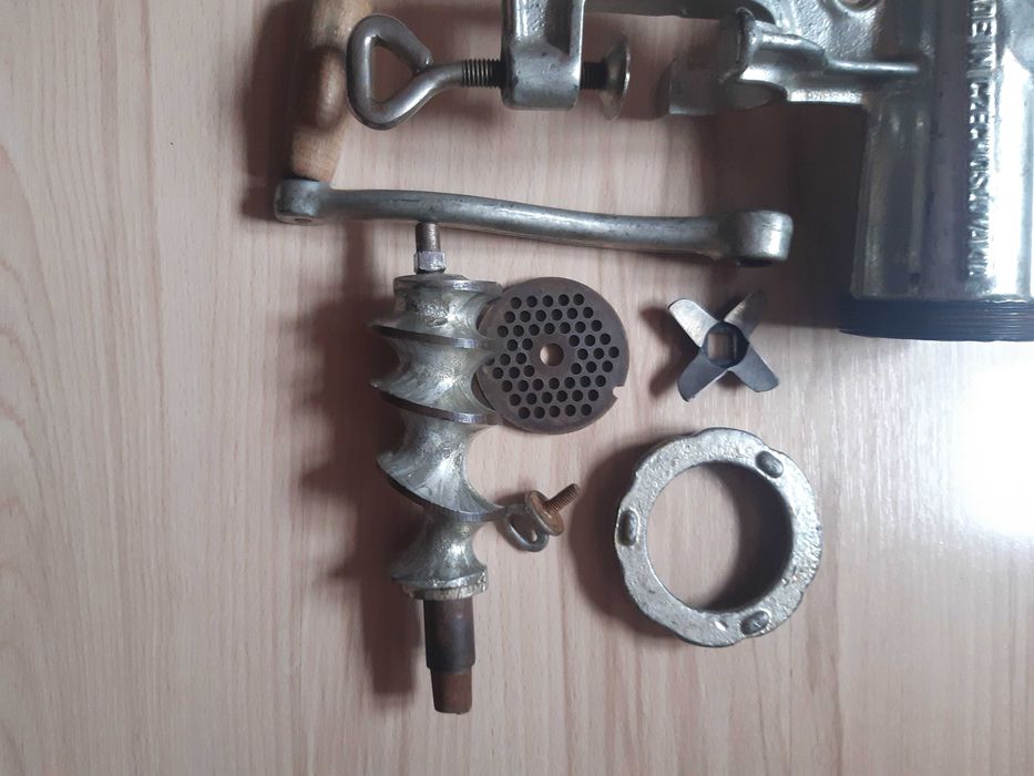 Машинка за мелене на месо, домати и други, Чехословакия