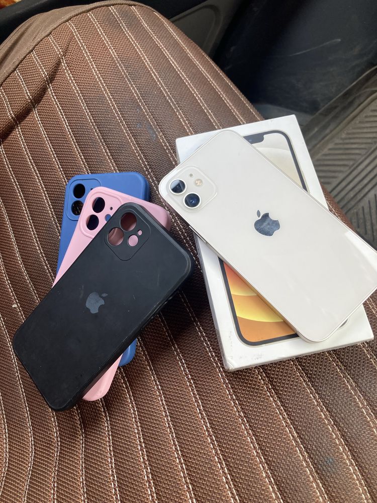 Iphone 12 белый.