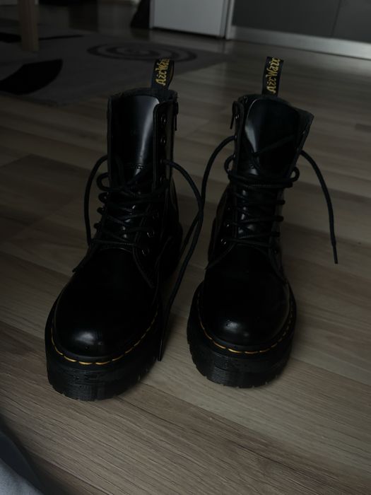 Dr Martens bocanci, culoare: negru, sireturi: pascal