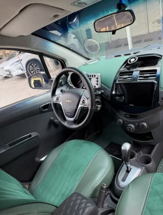 1-yevro aftamat karobka qo‘yilgan moshina yaxshi