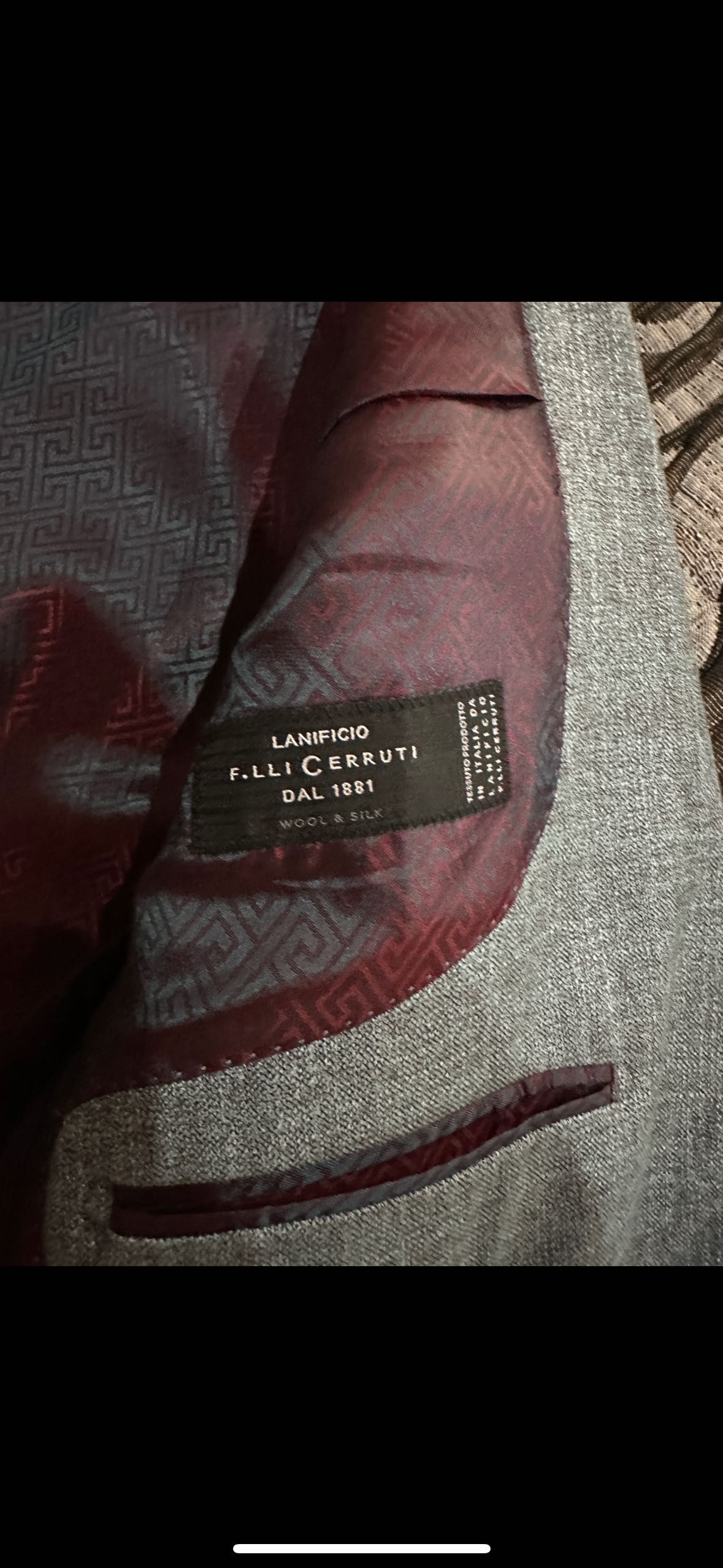 Сако LANIFICIO
F.LLI CERRUTI
DAL 1881 wool & silk handmade