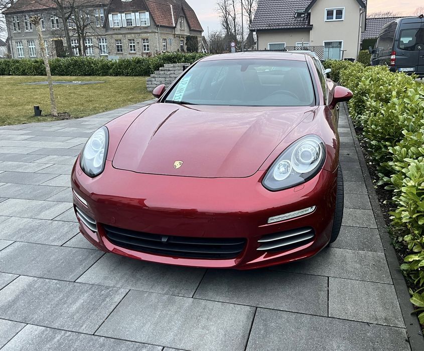 Porsche Panamera 4S