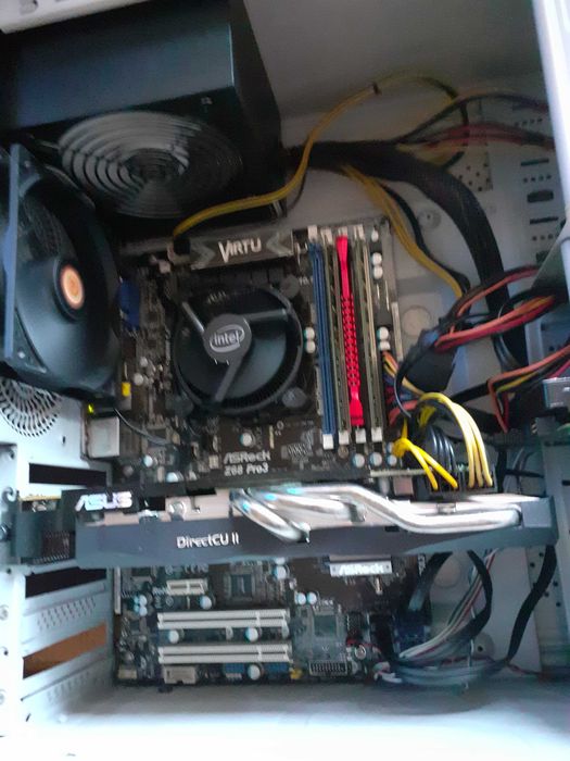 Placa de bază de overclock socket 1155 ASRock Z68 Pro3