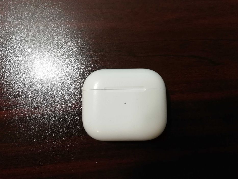 Apple Airpods 3 А2566 зарядна кутия
