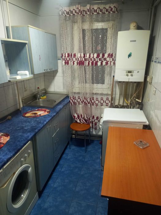 Inchiriez apartament
