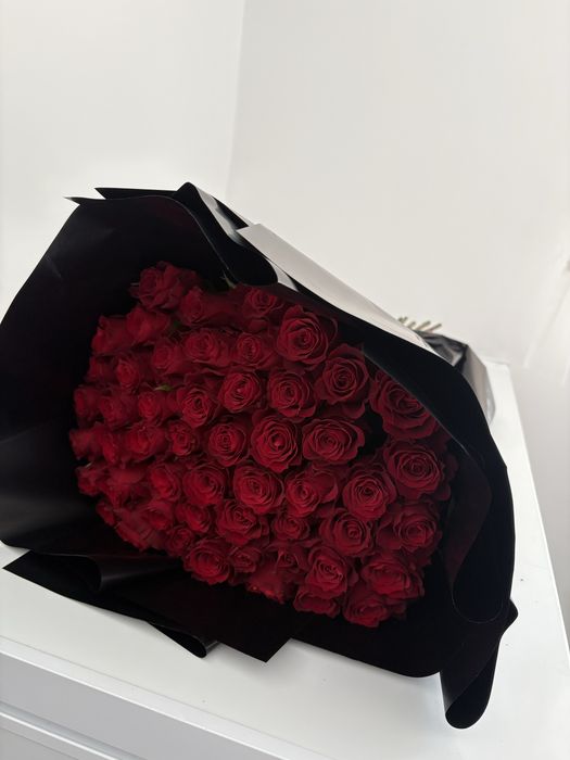 Жап жаңа гүл .Ешқандай солмаған.Әдемі розалар