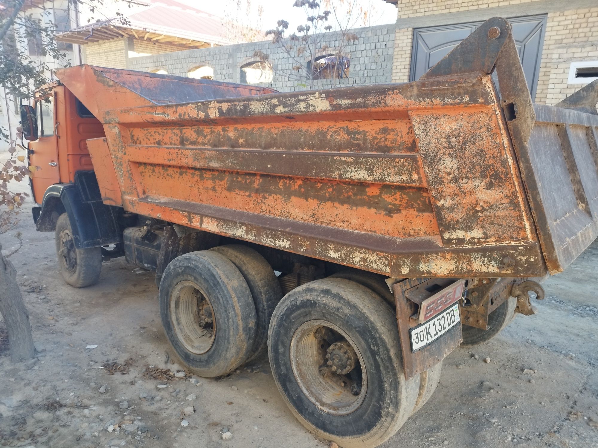 Kamaz samasfal 5511 sirchni sotiladi zarur