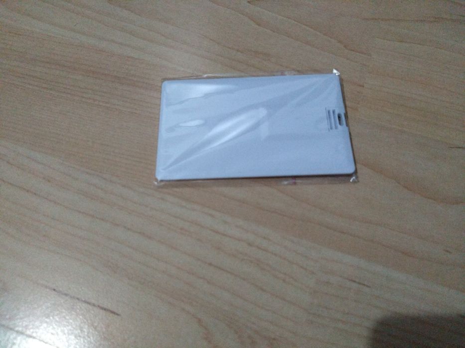 Stick usb 2Gb alb forma card bancar