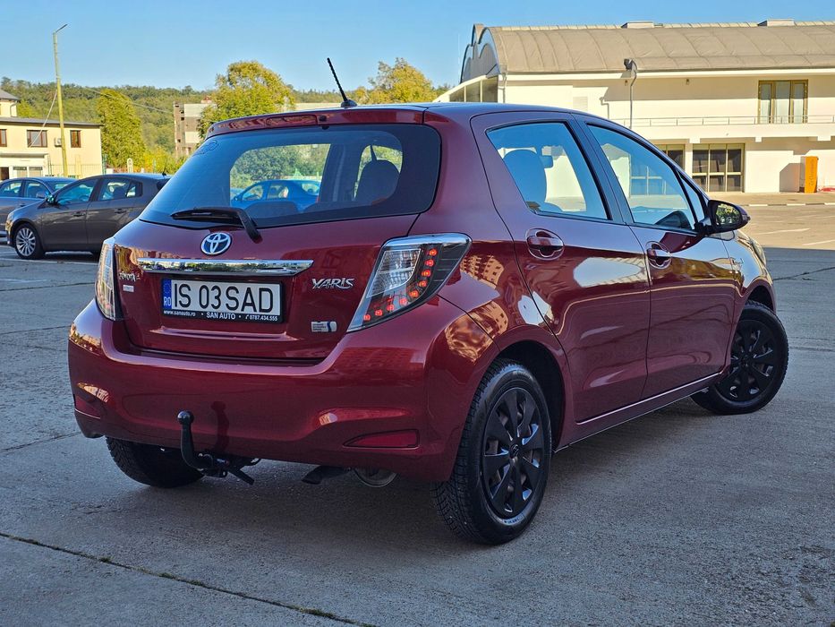 Toyota Yaris 2013 1.5 Hybrid 100 CP euro 5 automata / RATE fara avans
