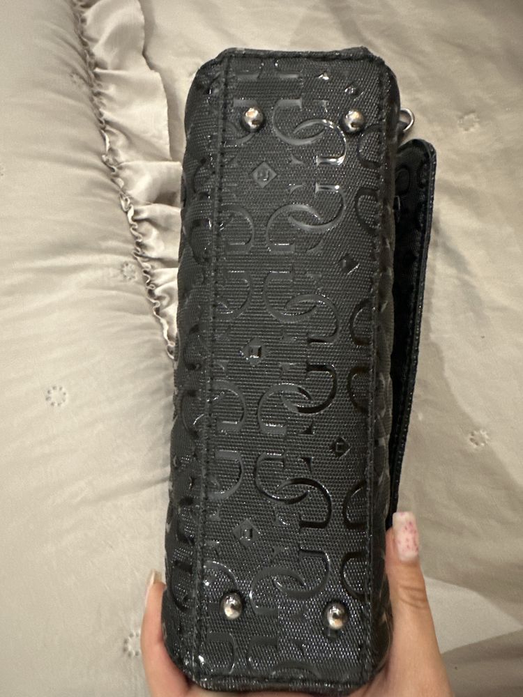 Дамска чанта Guess
