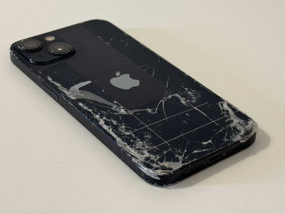 Бартер! iPhone 13 128GB (За части)