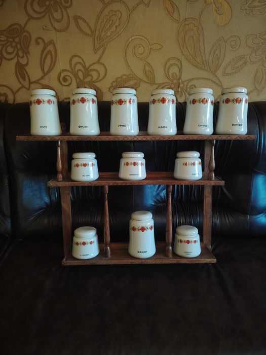 Порцеланови буркани за подправки