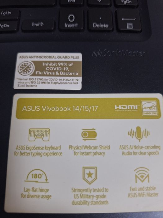 Продавам лаптоп Asus Vivobook 15
