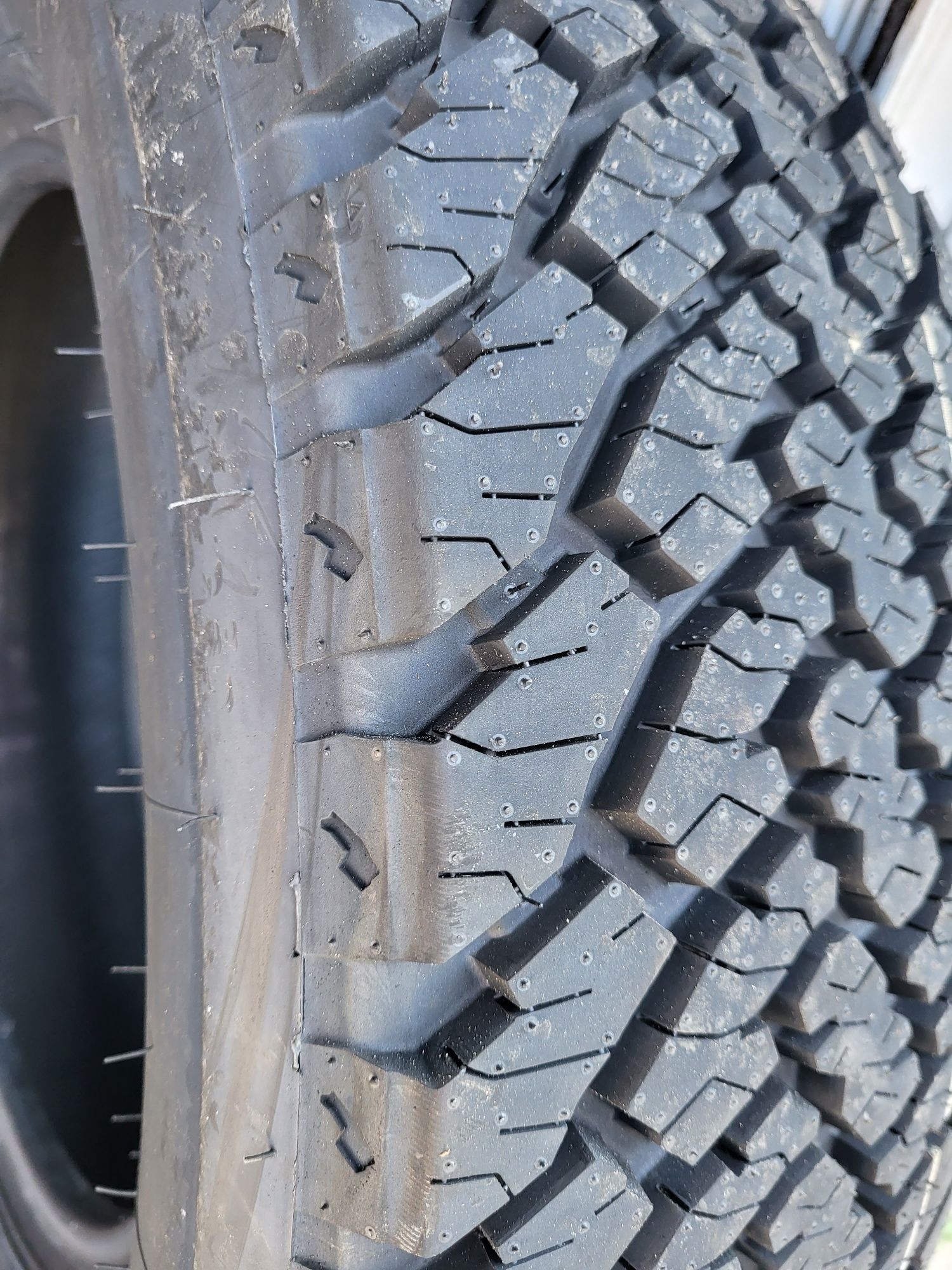 Vand anvelope noi all season,all terrain  215/70 R16 Gripmax M+S