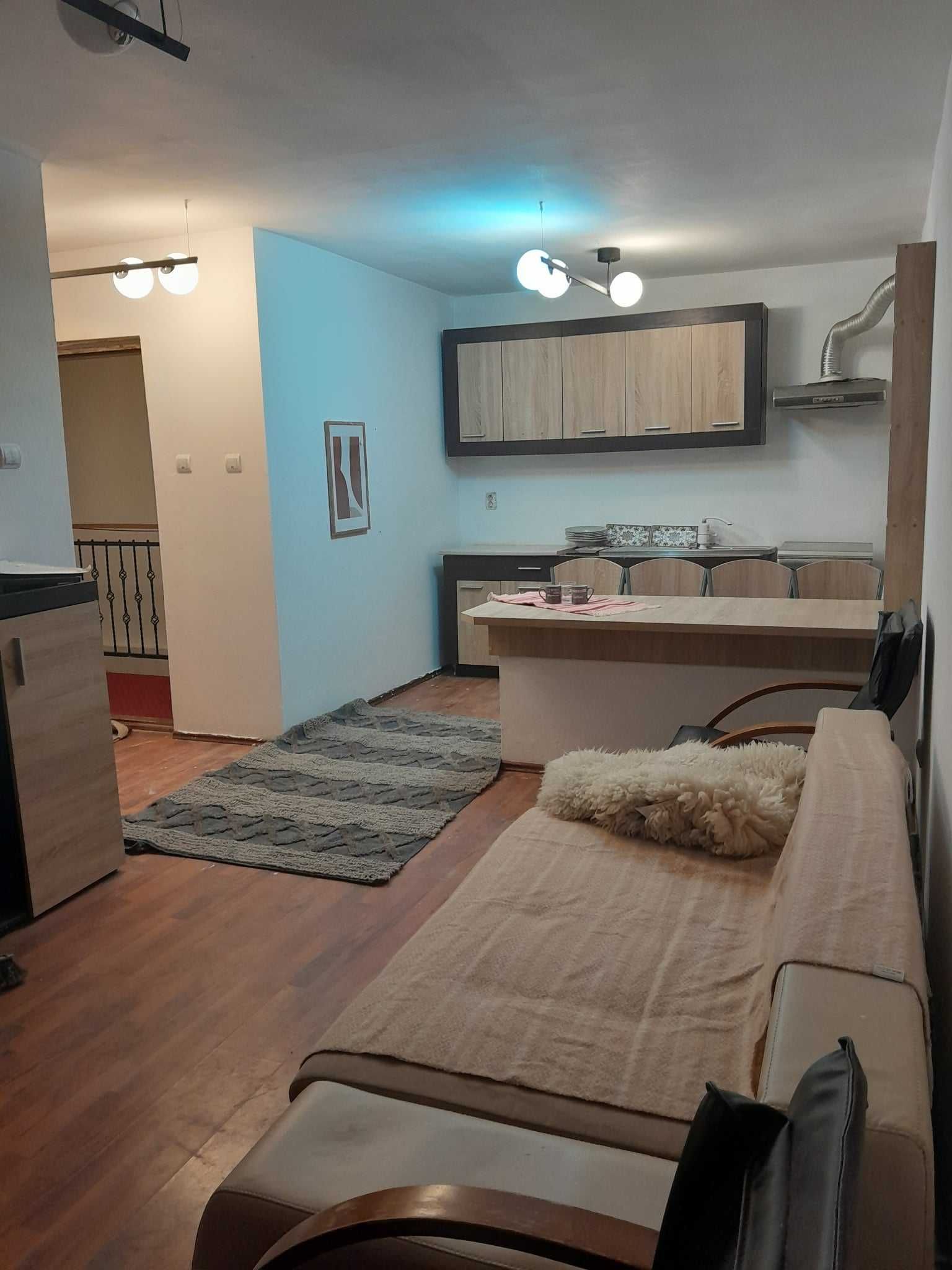 Casă ultracentrală cu spațiu comercial + studio , chiriași stabili !