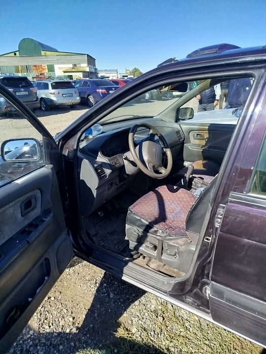 Продам семейный автомобиль