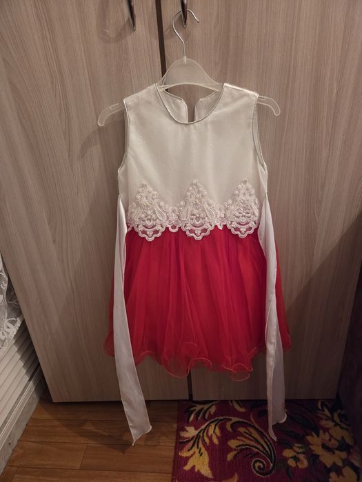 Продам платье на девочку