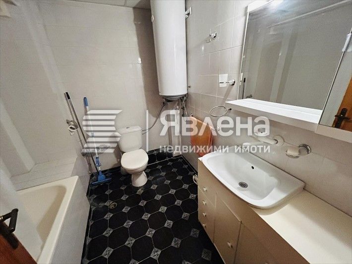 Продава се Тристаен апартамент в Варна, Окръжна болница - 110 кв.м за 1682 €/кв.м - Снимка #9