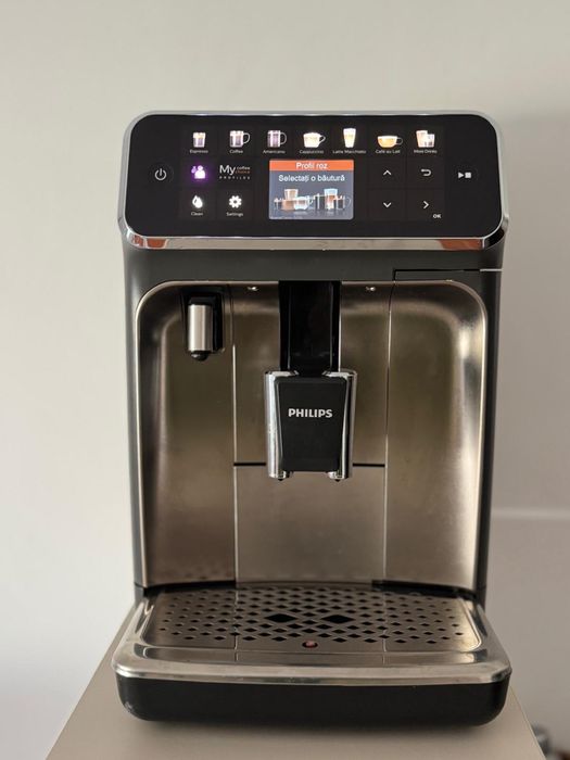 Espressor automat Philips LatteGo