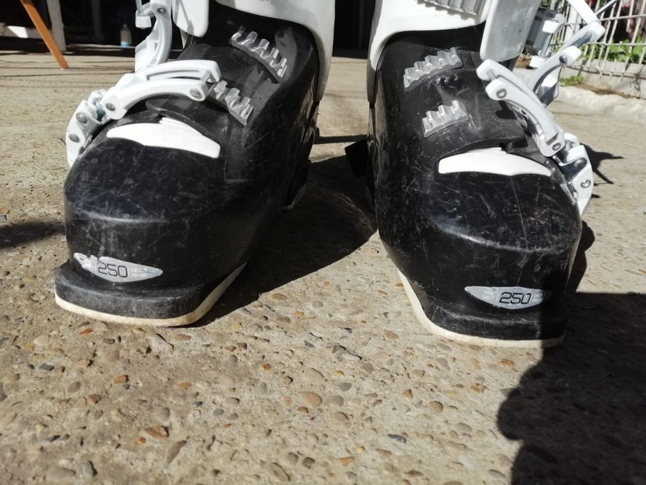 Vând clăpari 33 și 38