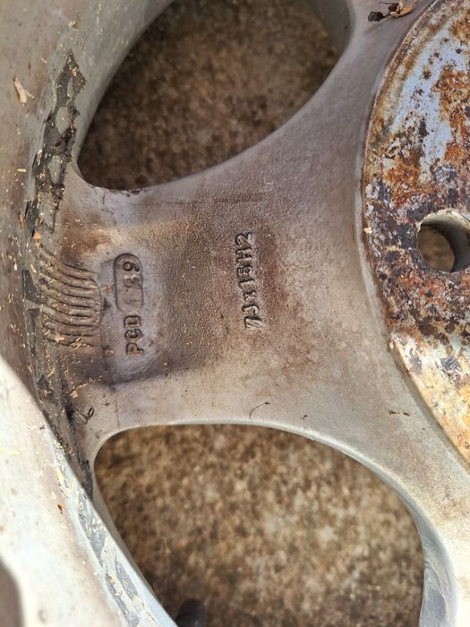 Продавам 4 бр джанти с гумите за кия спортиж