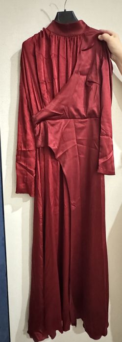 Продаю Новое платье.