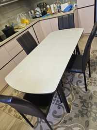Кухонный стеклянный стол со стульями