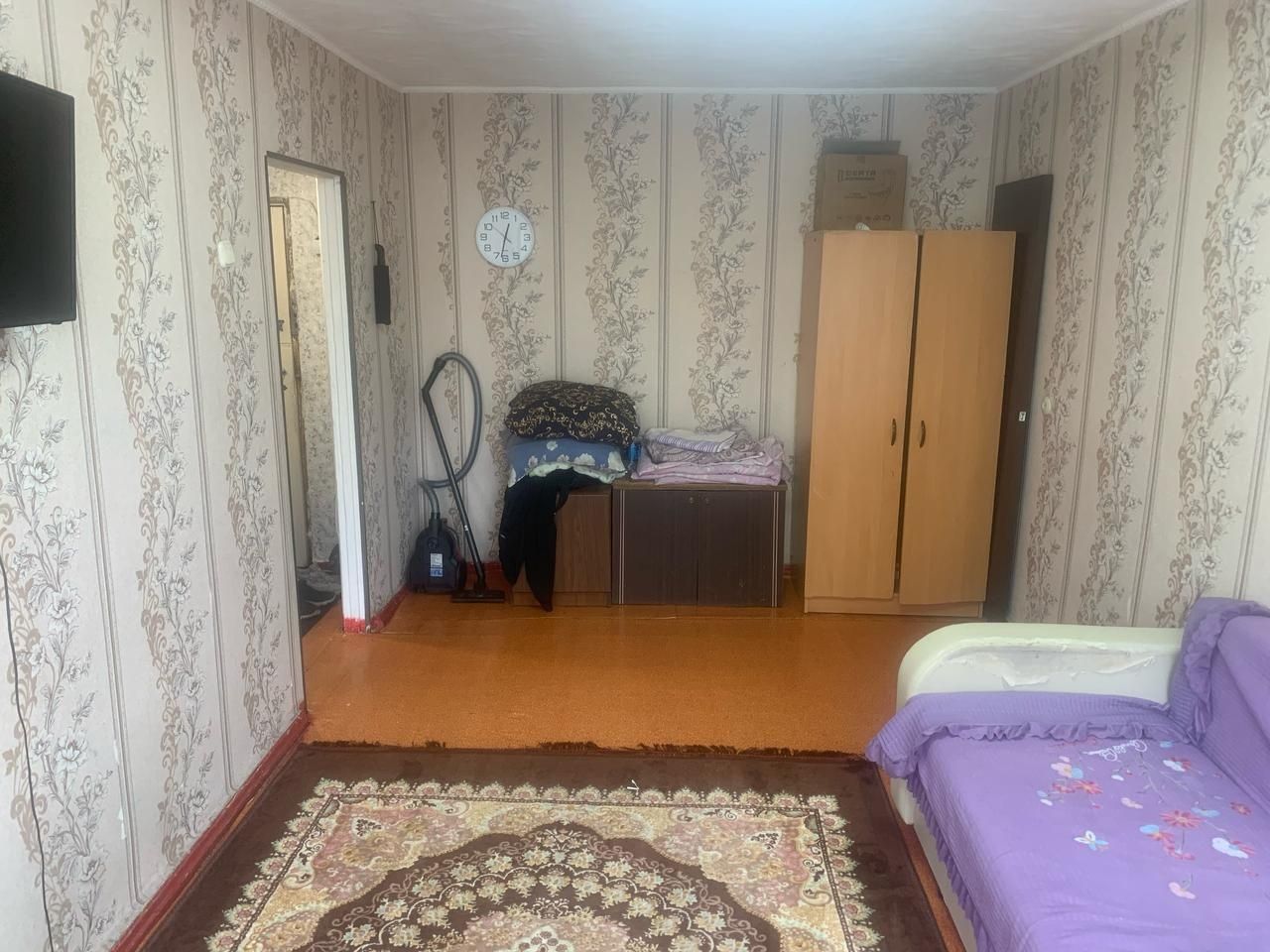 Продаётся 1 комн кв, в 14 микрорайоне