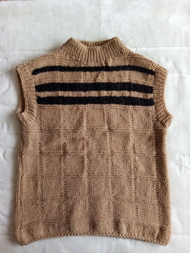 Дамски зимен ръчно плетен пуловер блуза без ръкави