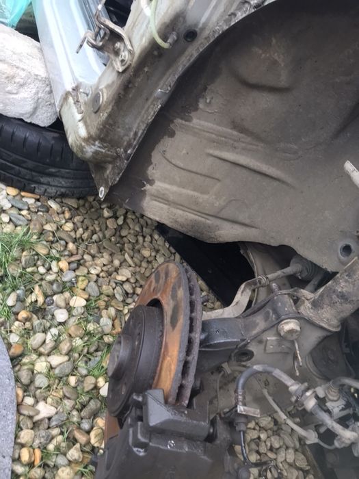 Vând fuzeta stânga și dreapta Renault Laguna 2002-2009