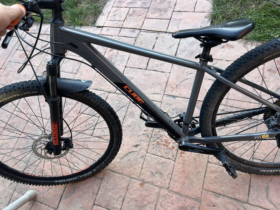 Vând bicicleta Cube Race One Grey/Orange