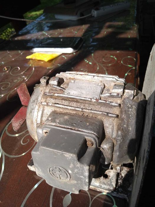 Motor trifazic, 450 w