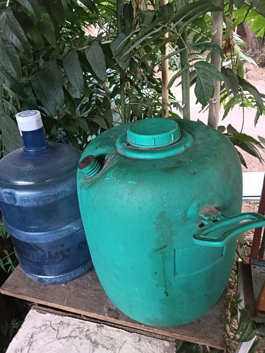 Продается пищевой бидон 40л,за 6500т