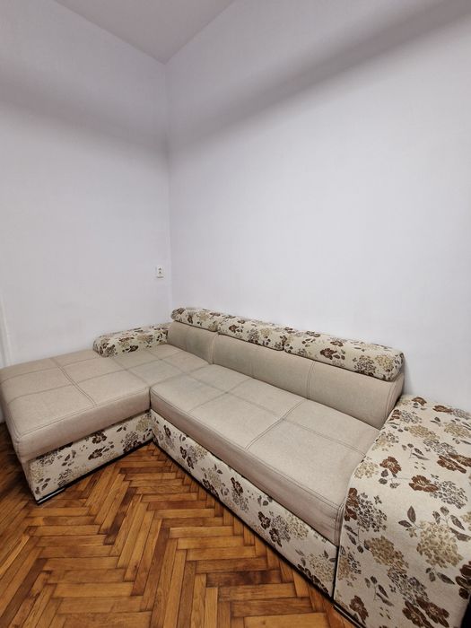 Colțar extensibil cu ladă pentru depozitare