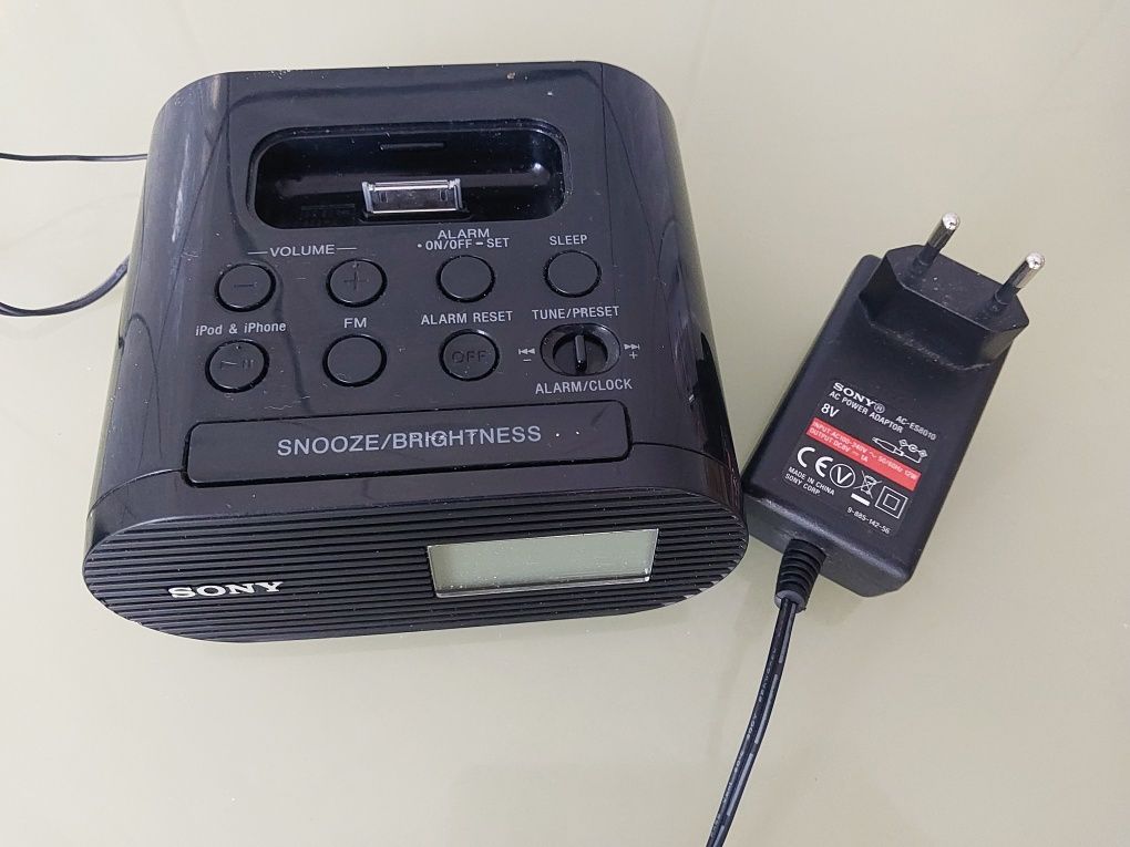 Radio cu ceas Sony Icf-C05iP