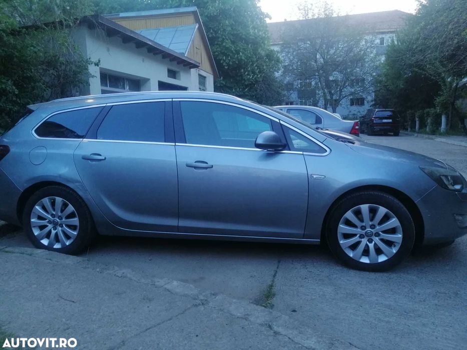 Opel Astra J Sports Tourer