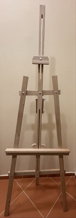 Дървен статив за картини
