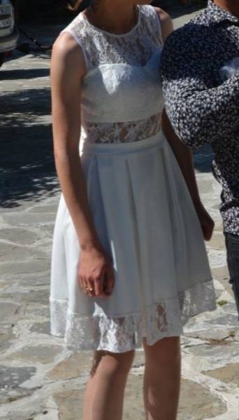 Бяла рокля размер С